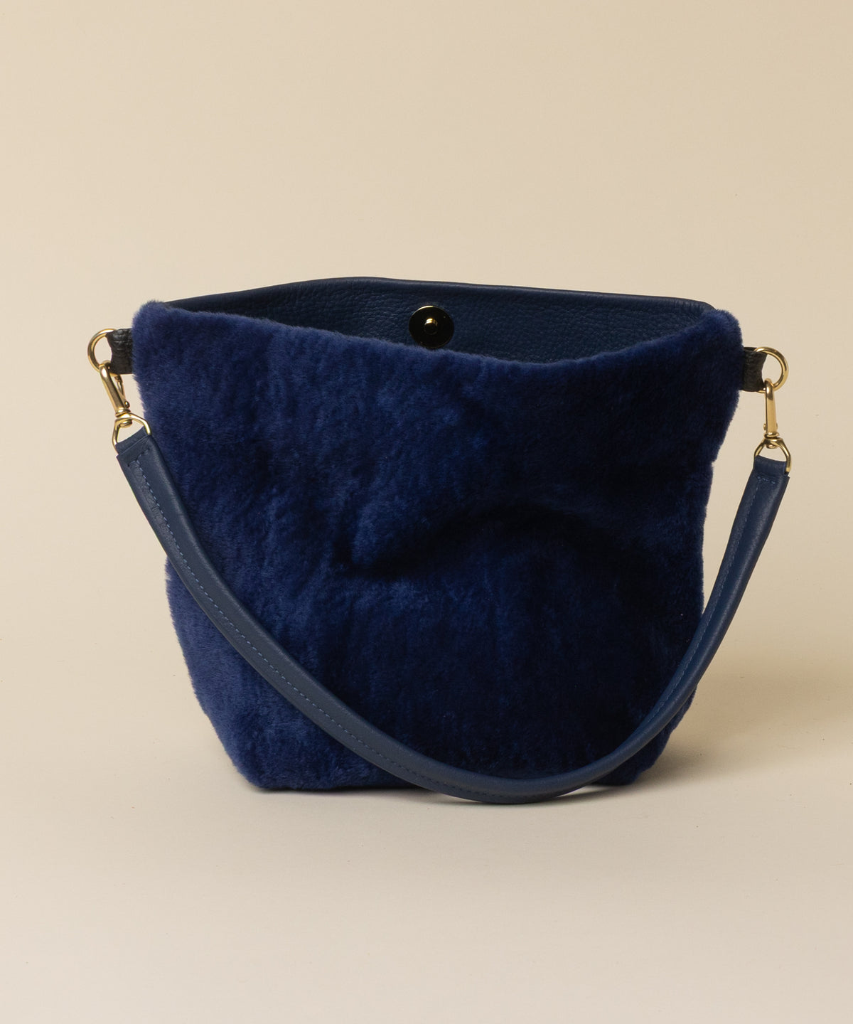 Sapphire Shearling Party Bucket