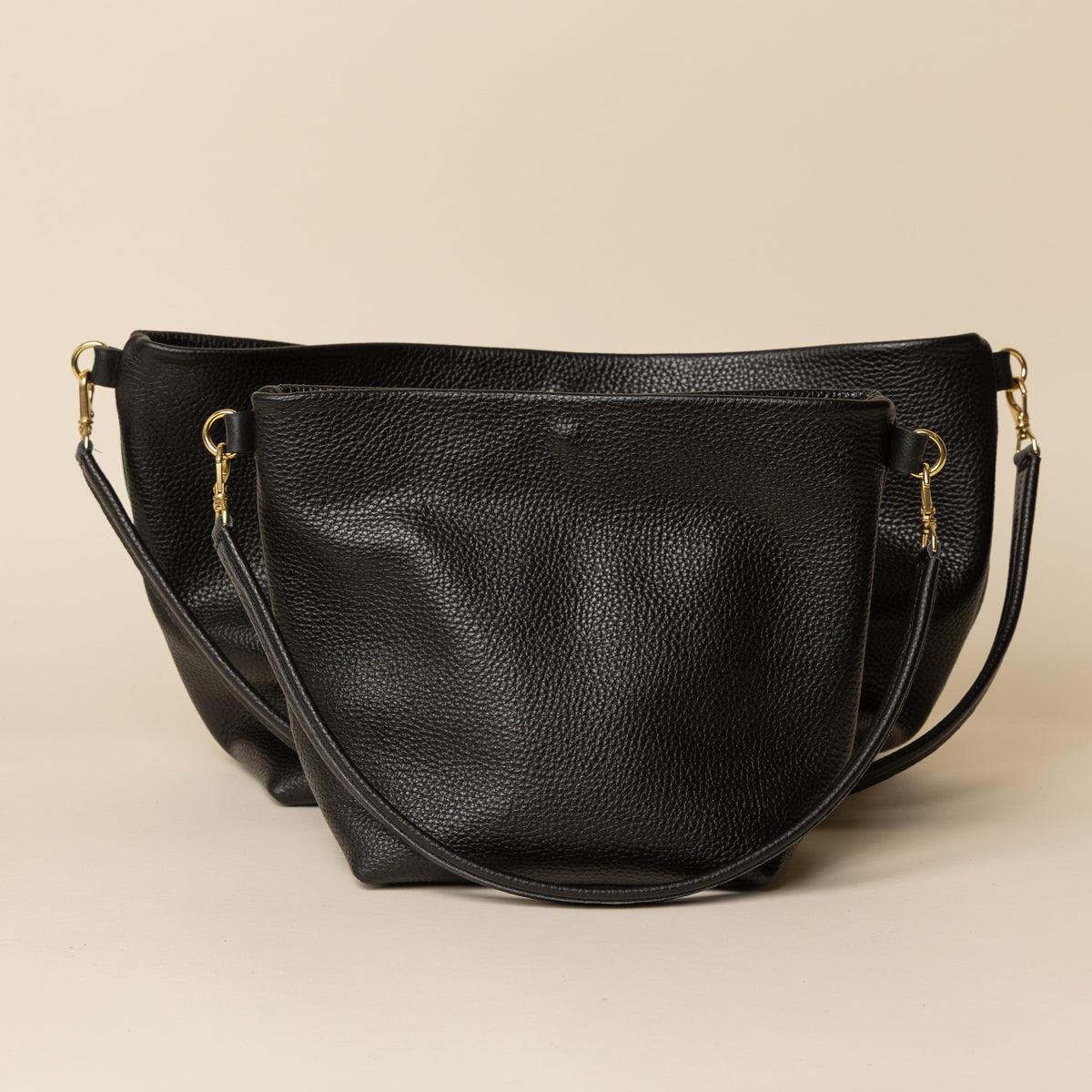 Black Pebble Grain Big Sister Bucket
