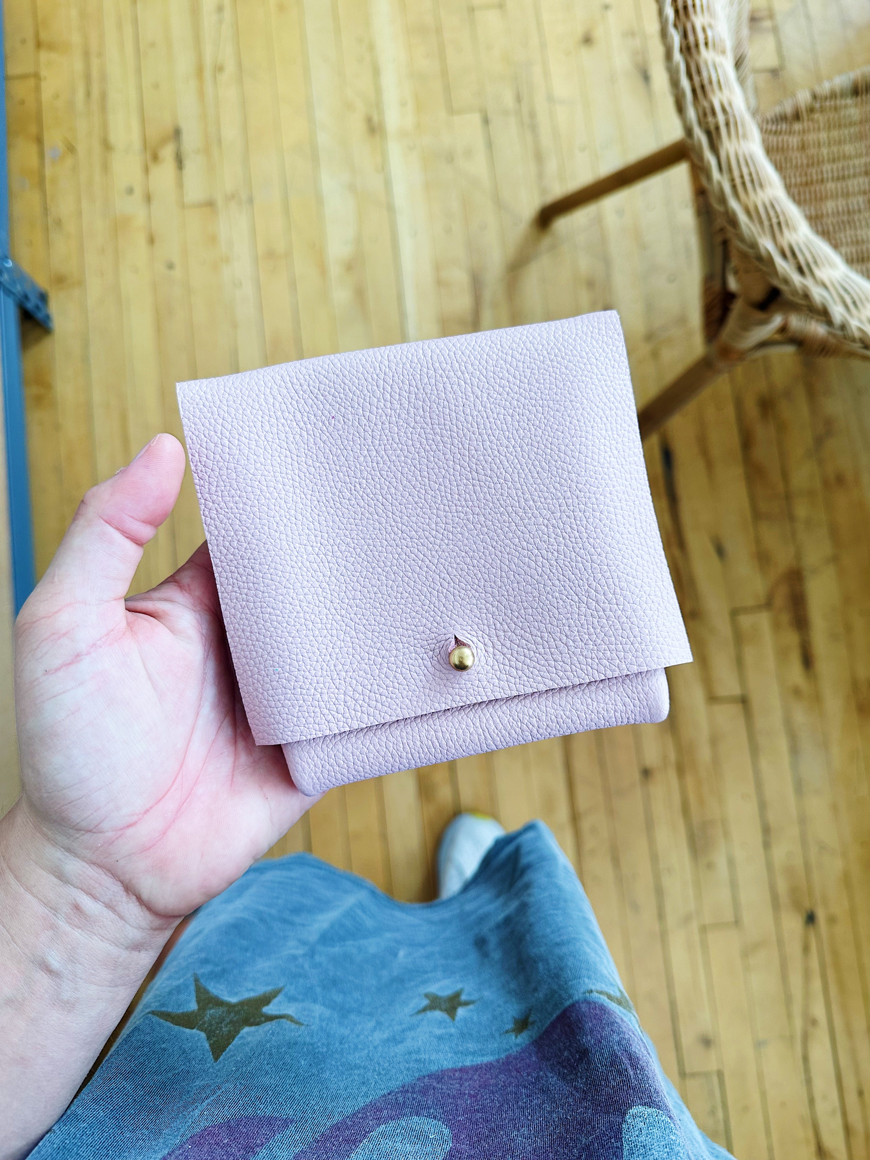 LILAC POUCH