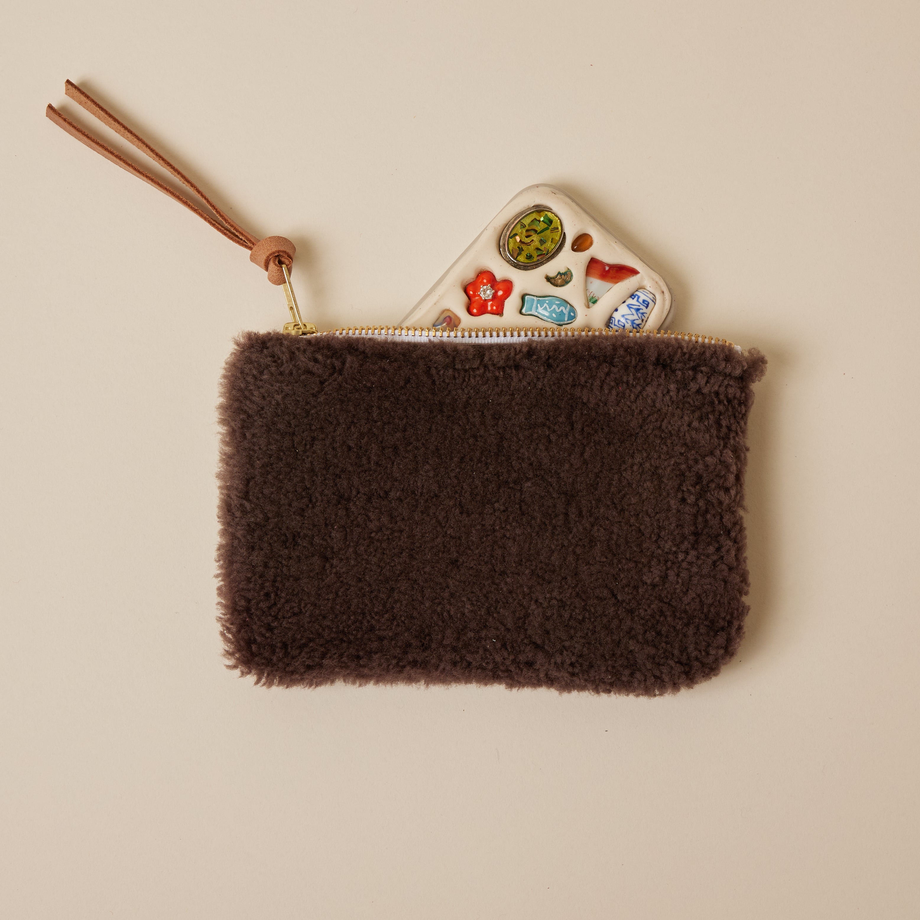 Chocolate Lambswool/Oyster Essential Pouch