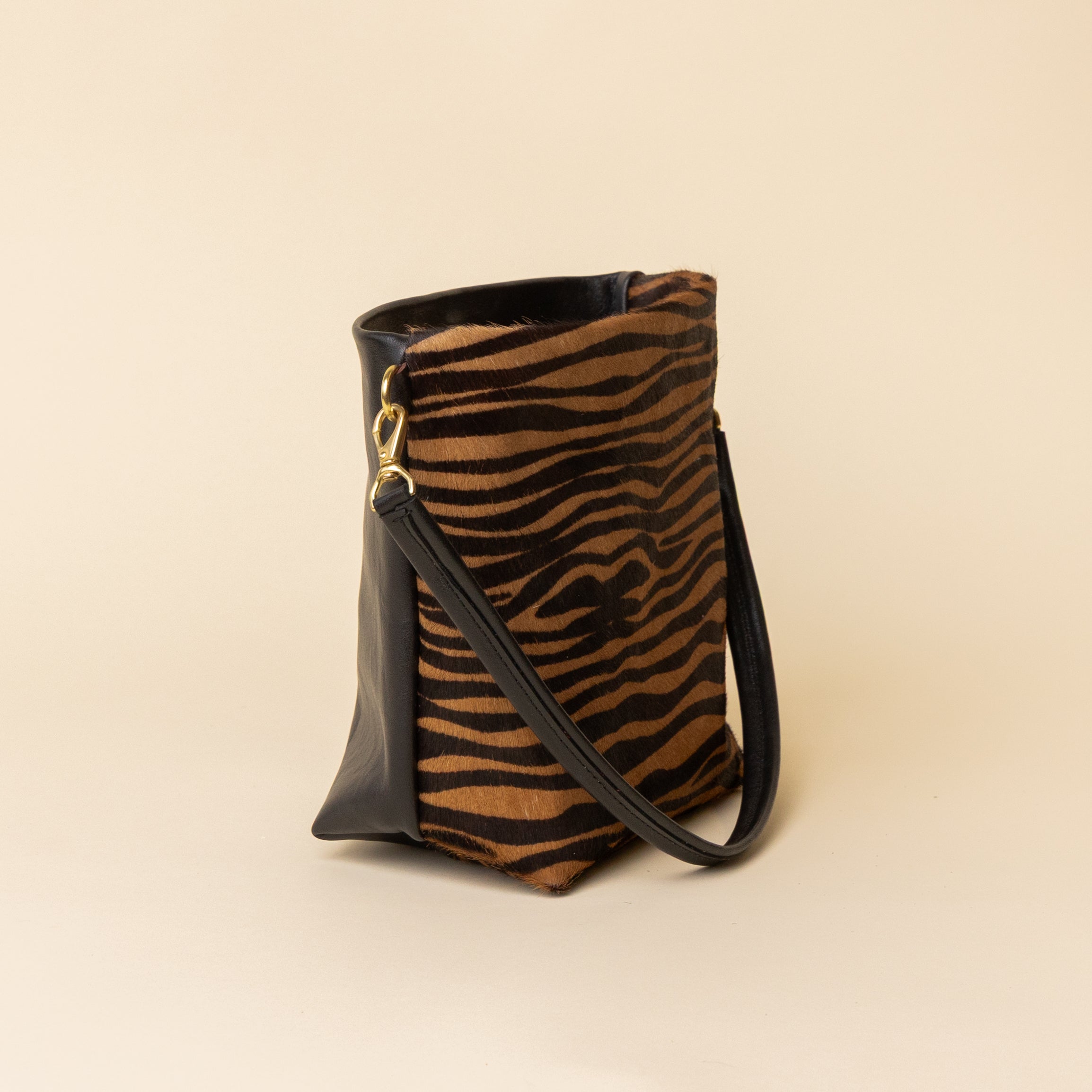 Okapi/Black Party Animal Bucket