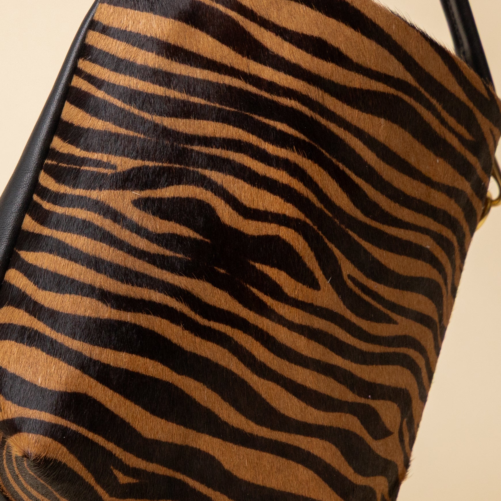 Okapi/Black Party Animal Bucket