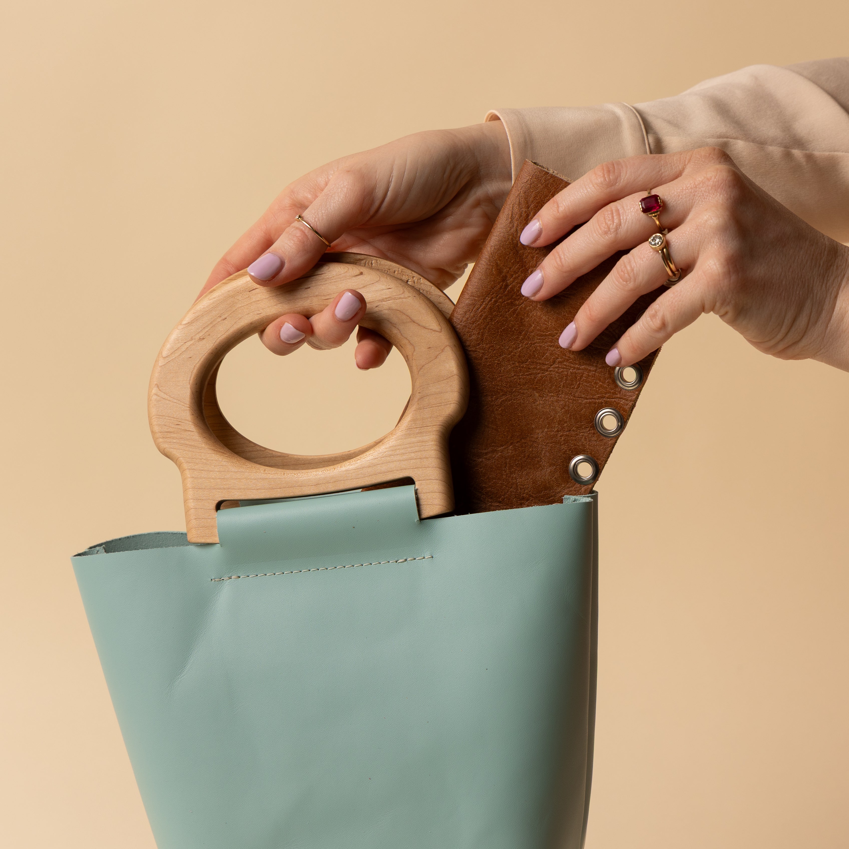 Robin's Egg/White Maple Mini Picnic Tote