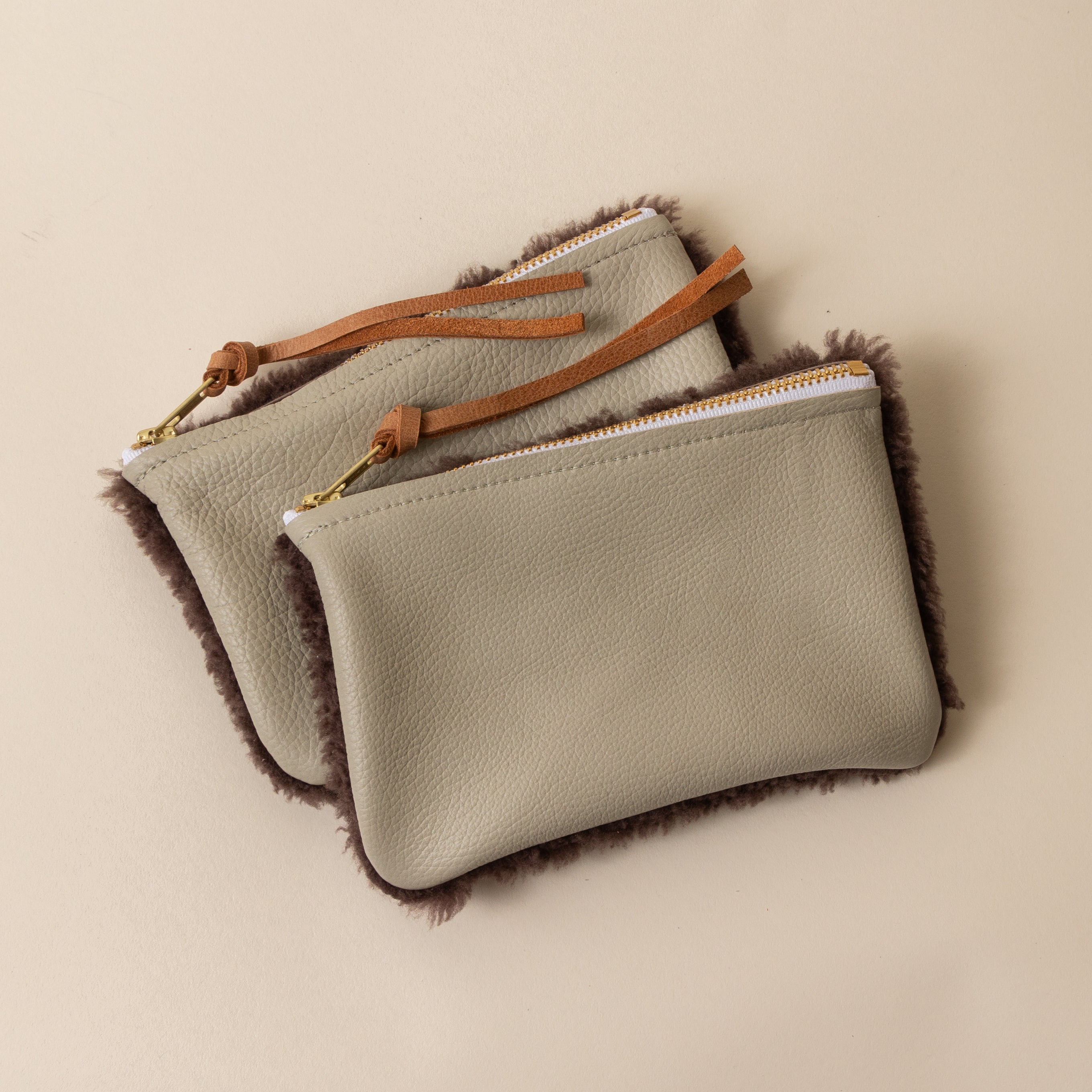 Chocolate Lambswool/Oyster Essential Pouch