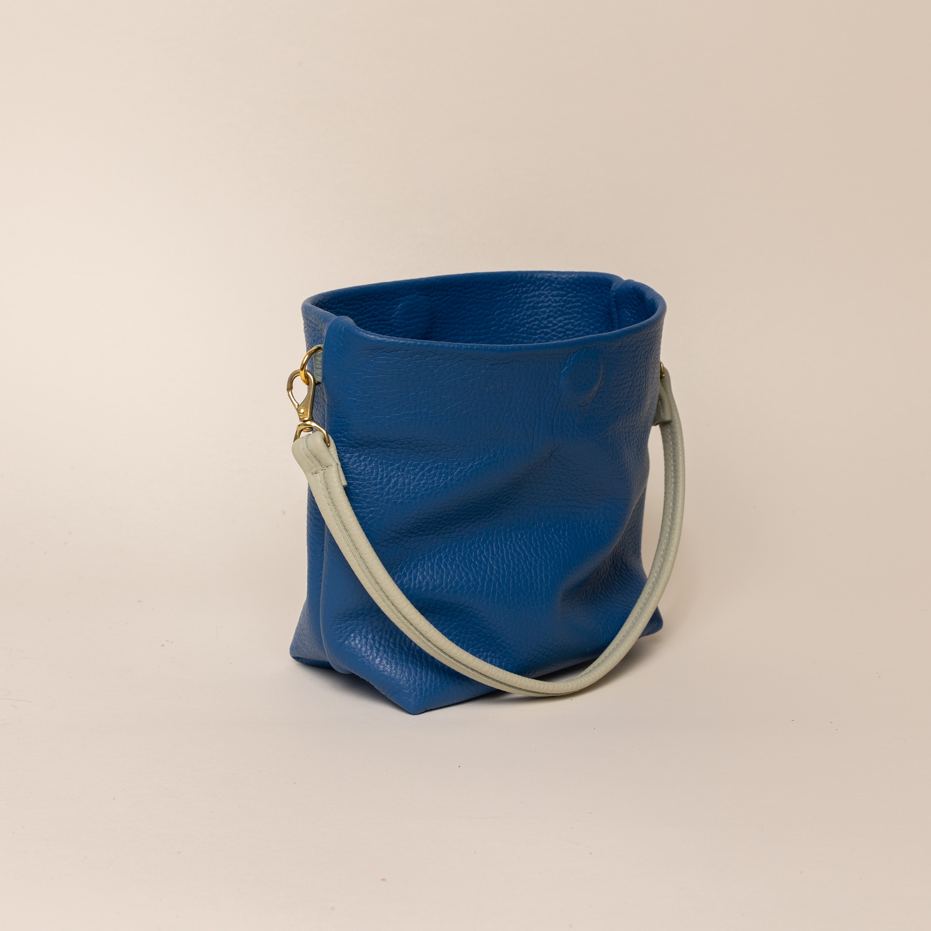 Cobalt/Sweet Mint Party Bucket