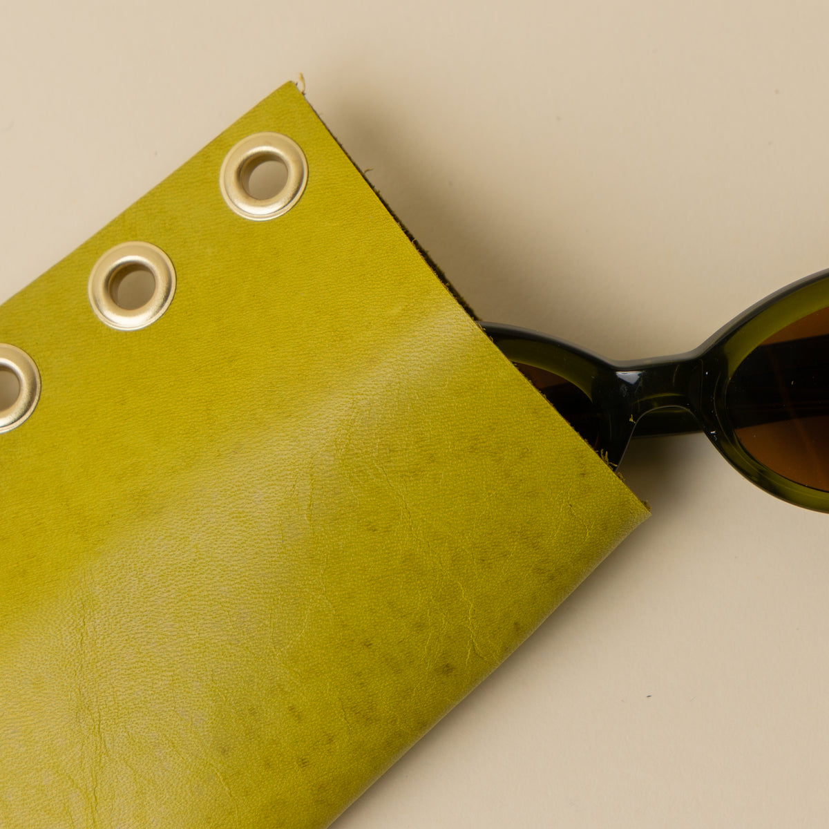 Chartreuse/Gold Sleeve