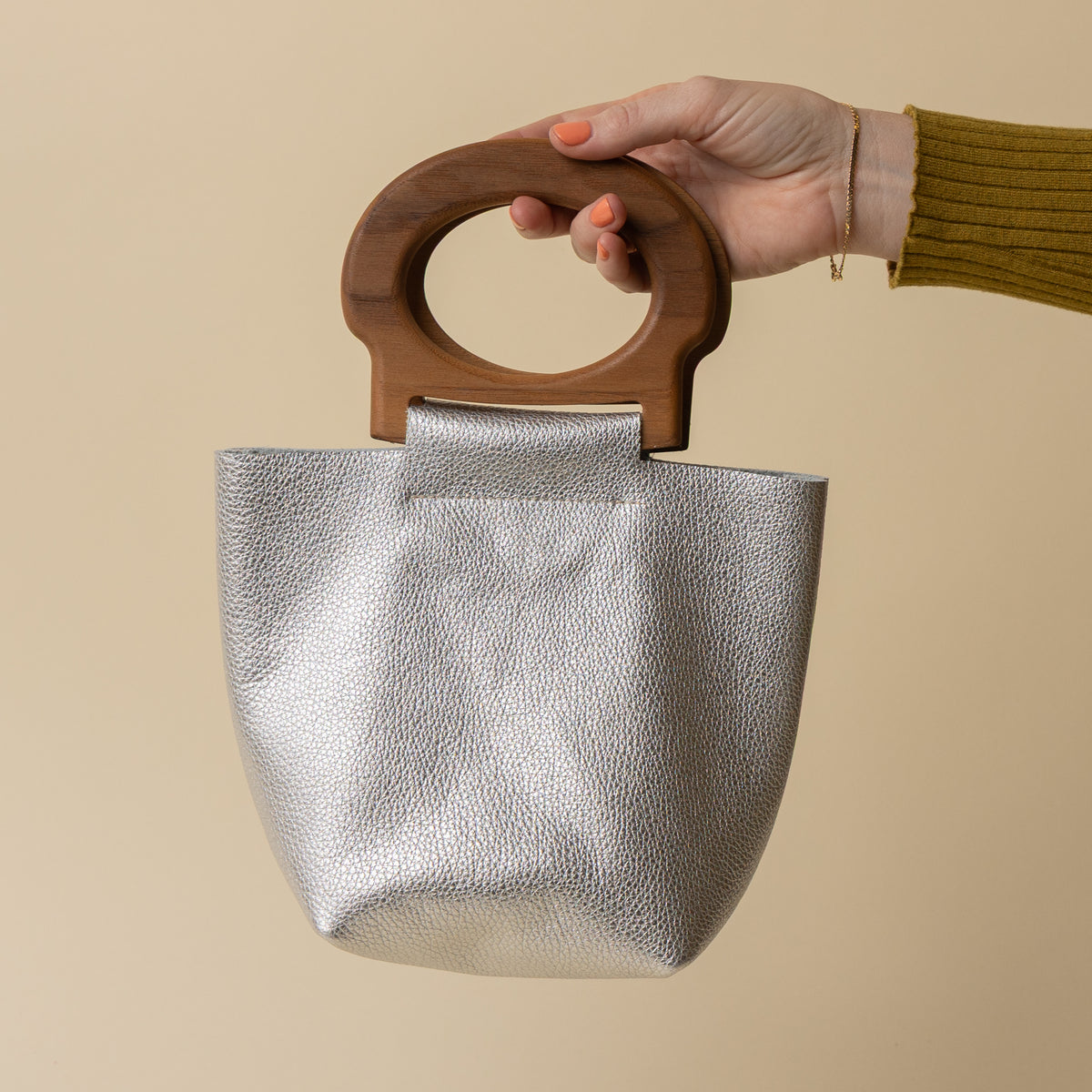 Metallic Silver/Walnut Mini Picnic Tote