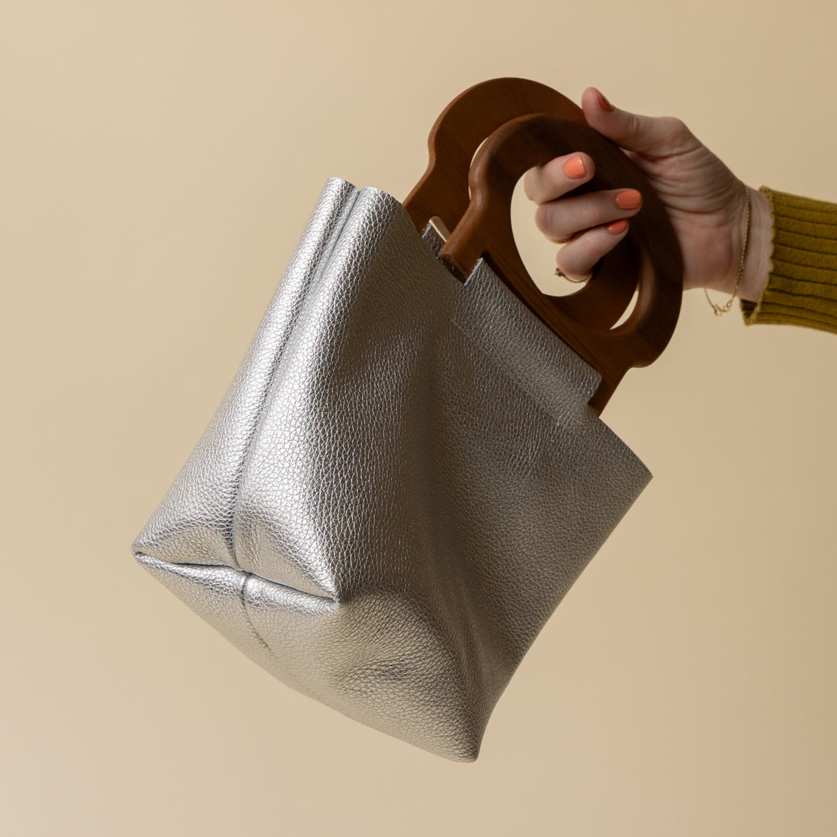Metallic Silver/Walnut Mini Picnic Tote