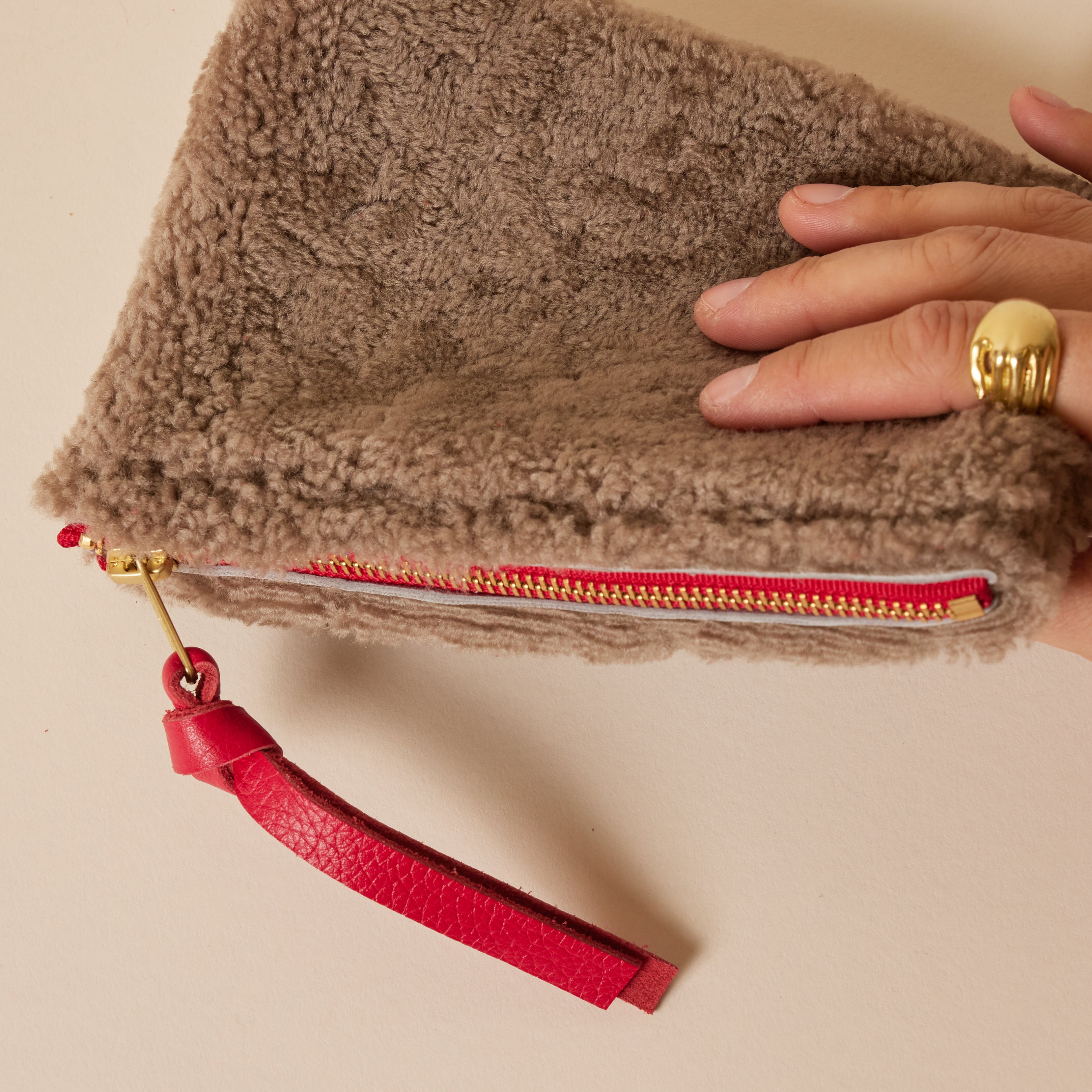 Mushroom Lambswool Essential Pouch