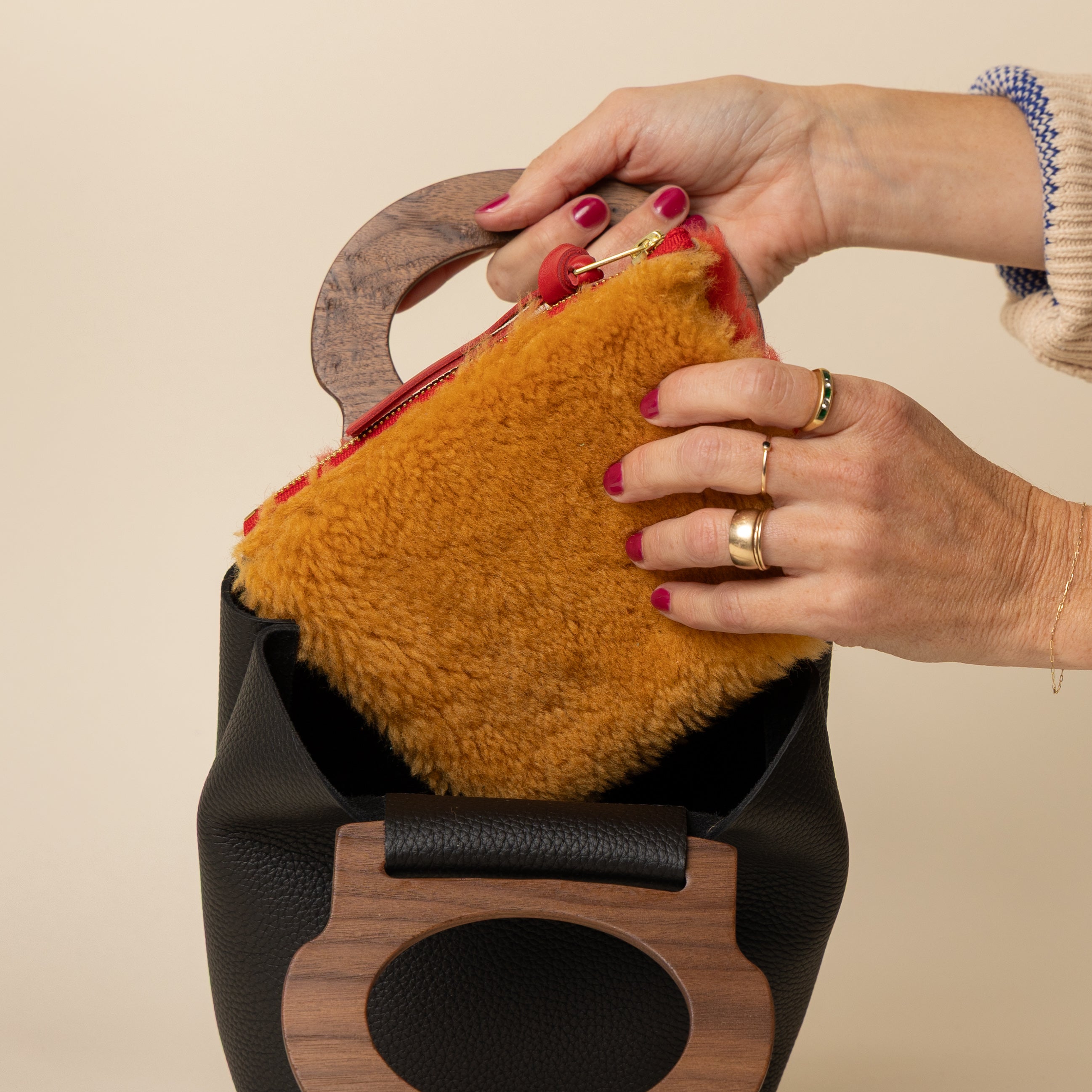 Black/Walnut Mini Picnic Tote