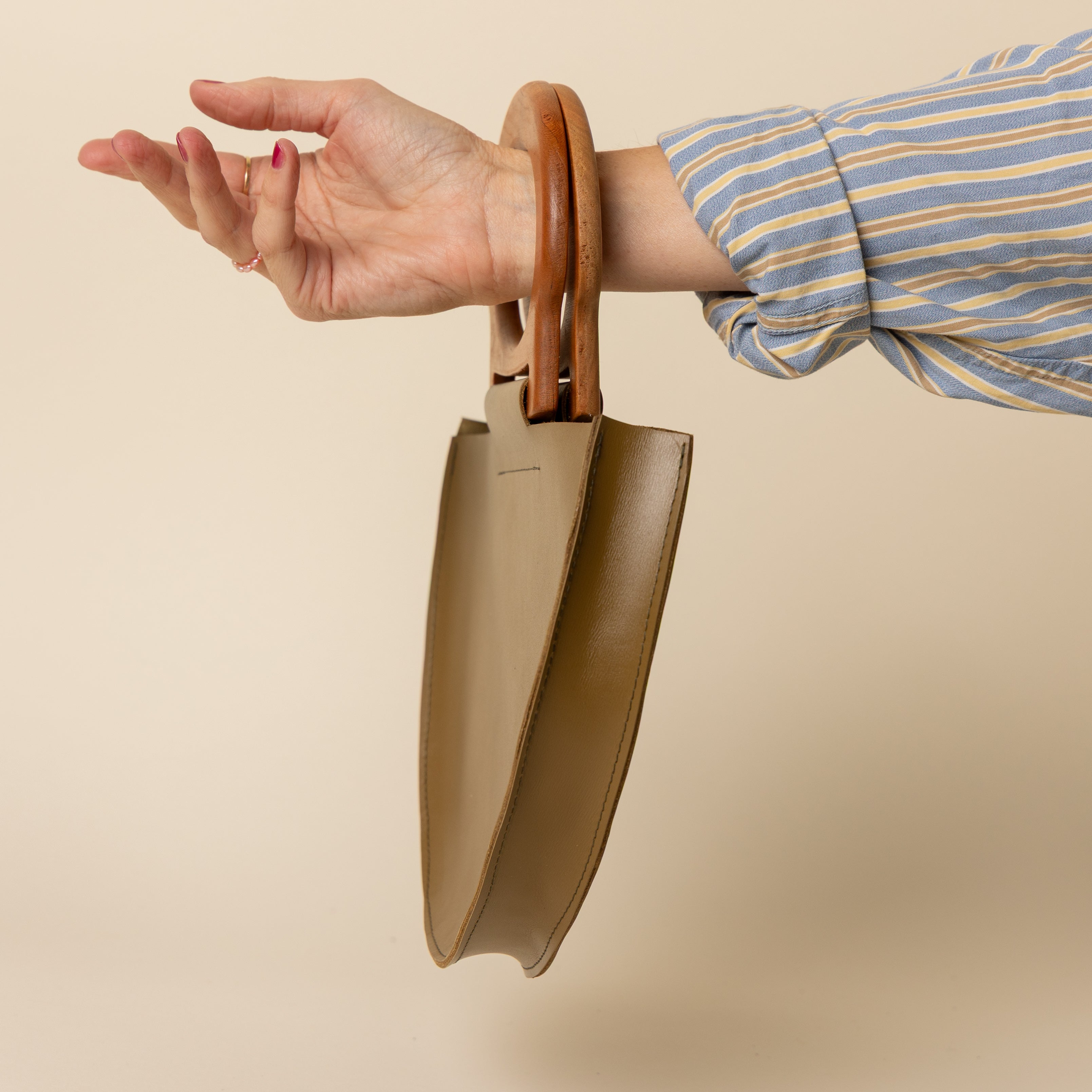 Caper Green/Cherry Crescent Woodie